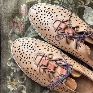 Rare Brown Leather Casual Lace Up Sneakers with Cutouts